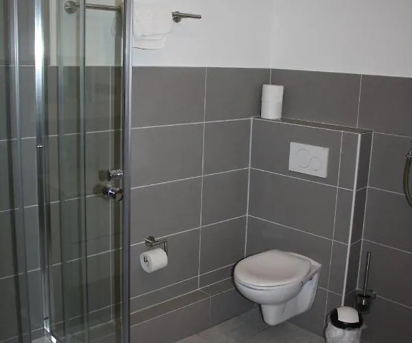 Gaestehaus Ziemons Мини-отель Кохем